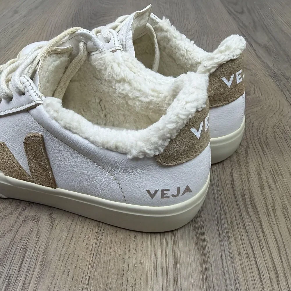 Veja Shoes Womens Size 7 White Leather Sherpa Lined Low Top Sneakers Casual